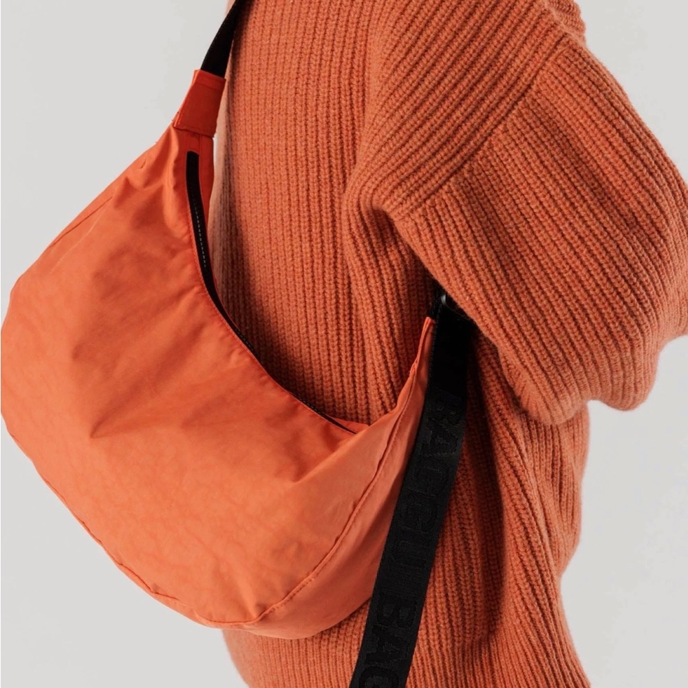 NWOT NASTURTIUM ORANGE BAGGU NYLON MEDIUM CRESCENT BAG